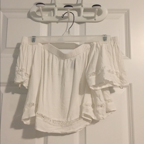 Forever 21 Tops - Forever 21 - Cropped off the shoulder white top